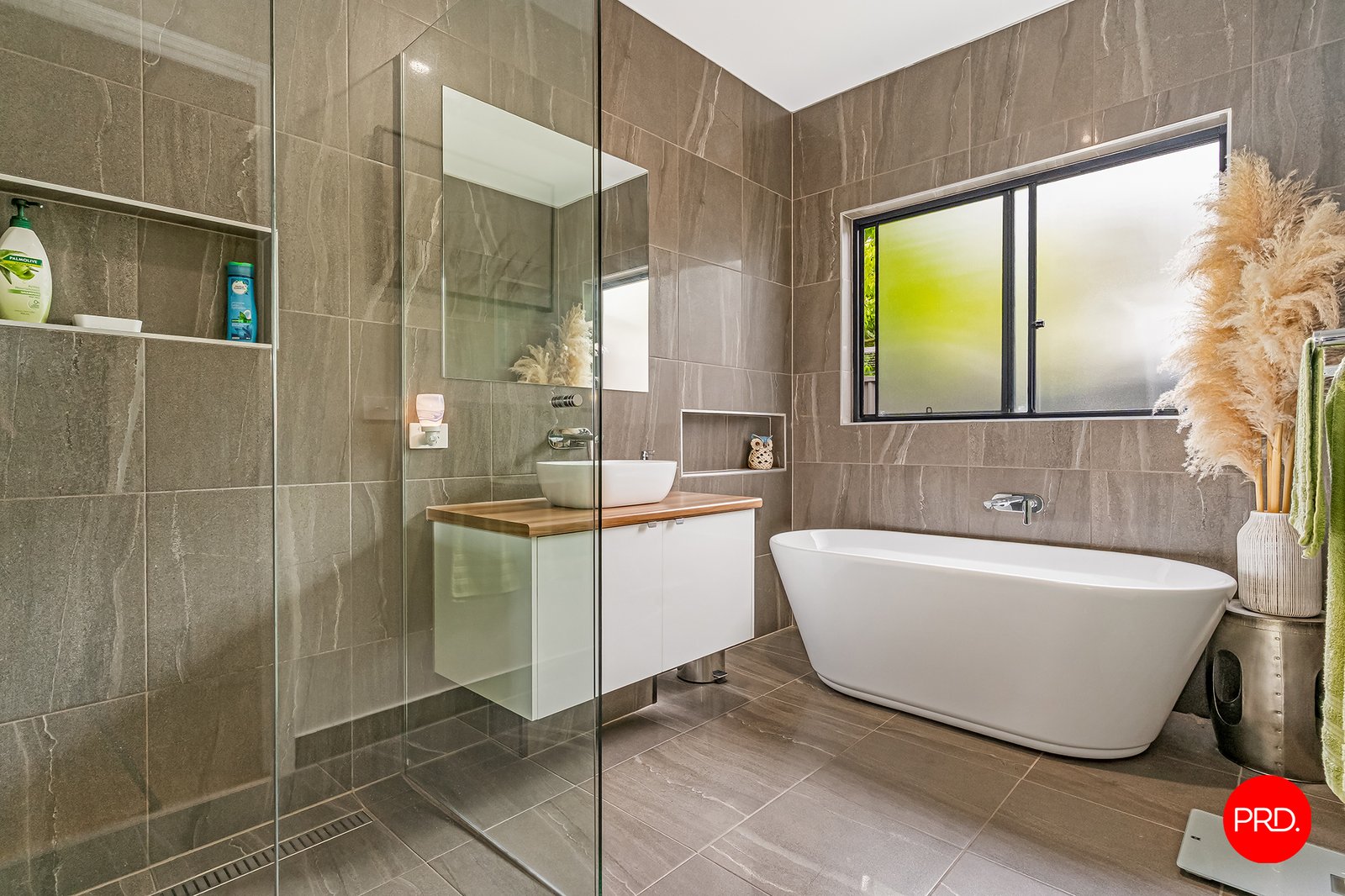 21A Ryalls Lane STRATHFIELDSAYE 16