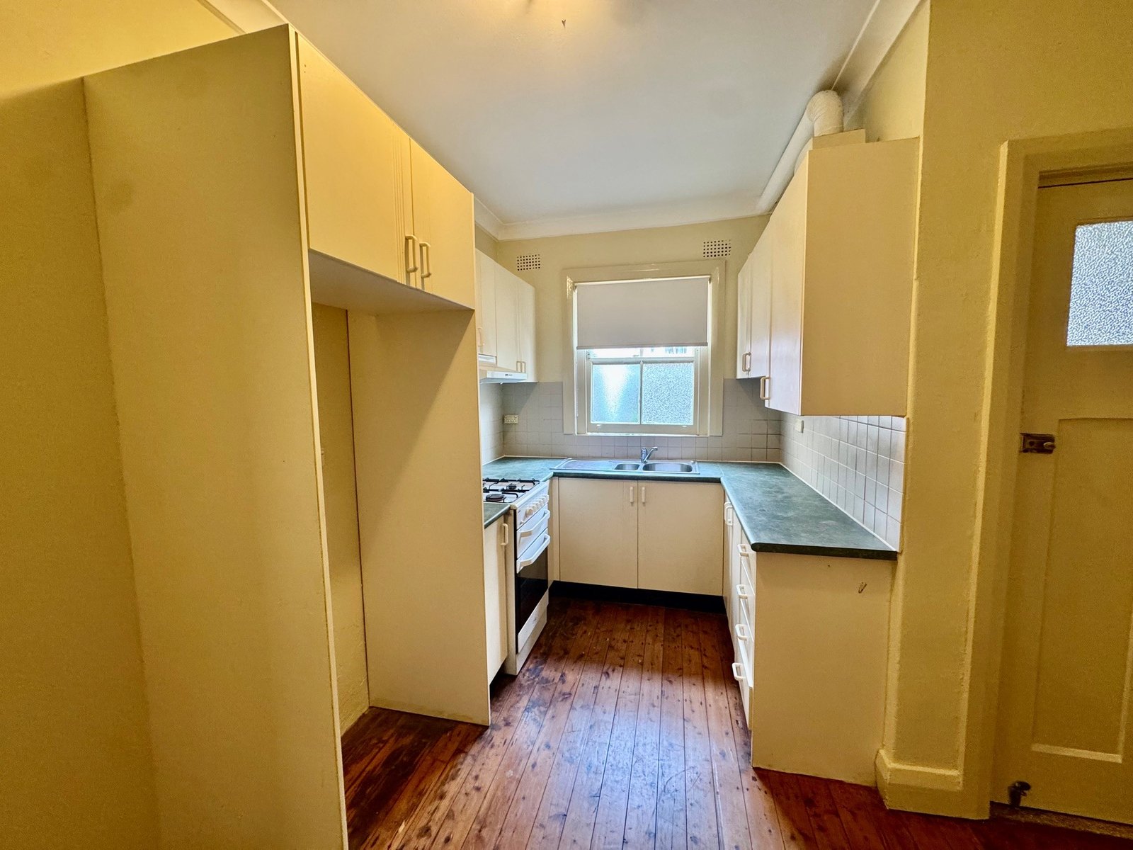2/1A Short Street CARLTON 3
