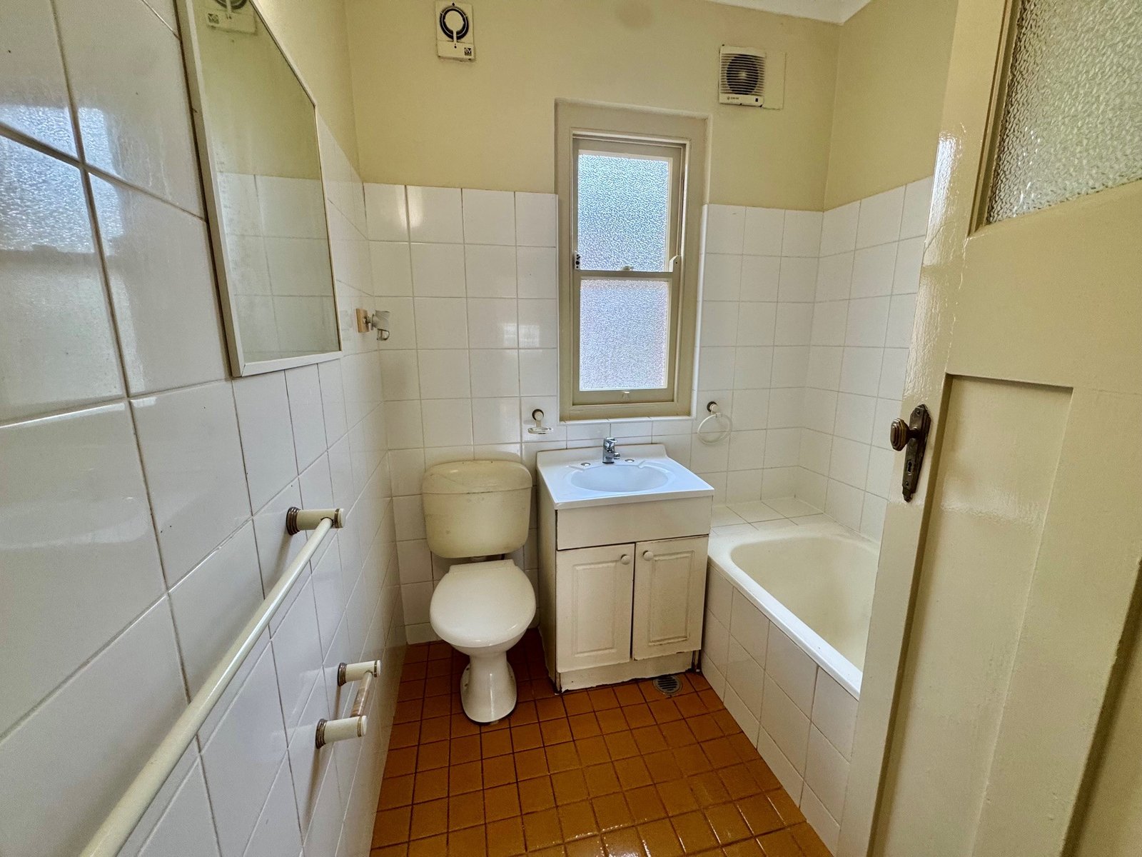 2/1A Short Street CARLTON 5