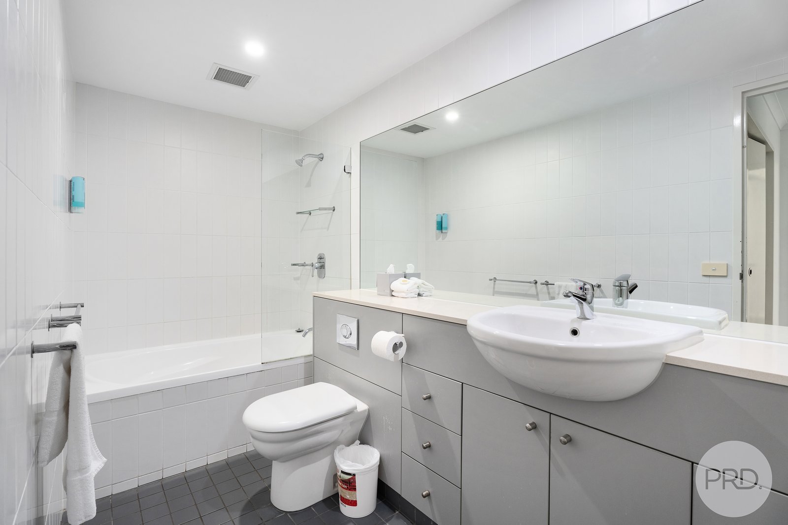 2/1A Tomaree Street NELSON BAY 12