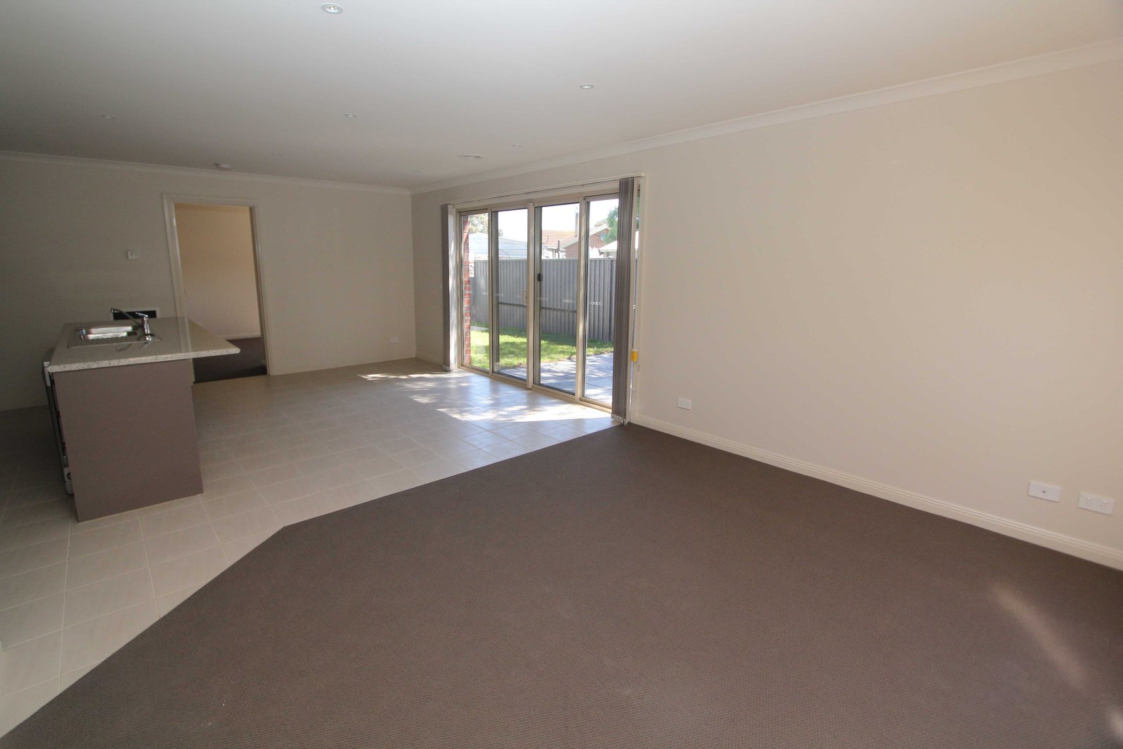 2/1a Whitelaw Avenue DELACOMBE 2