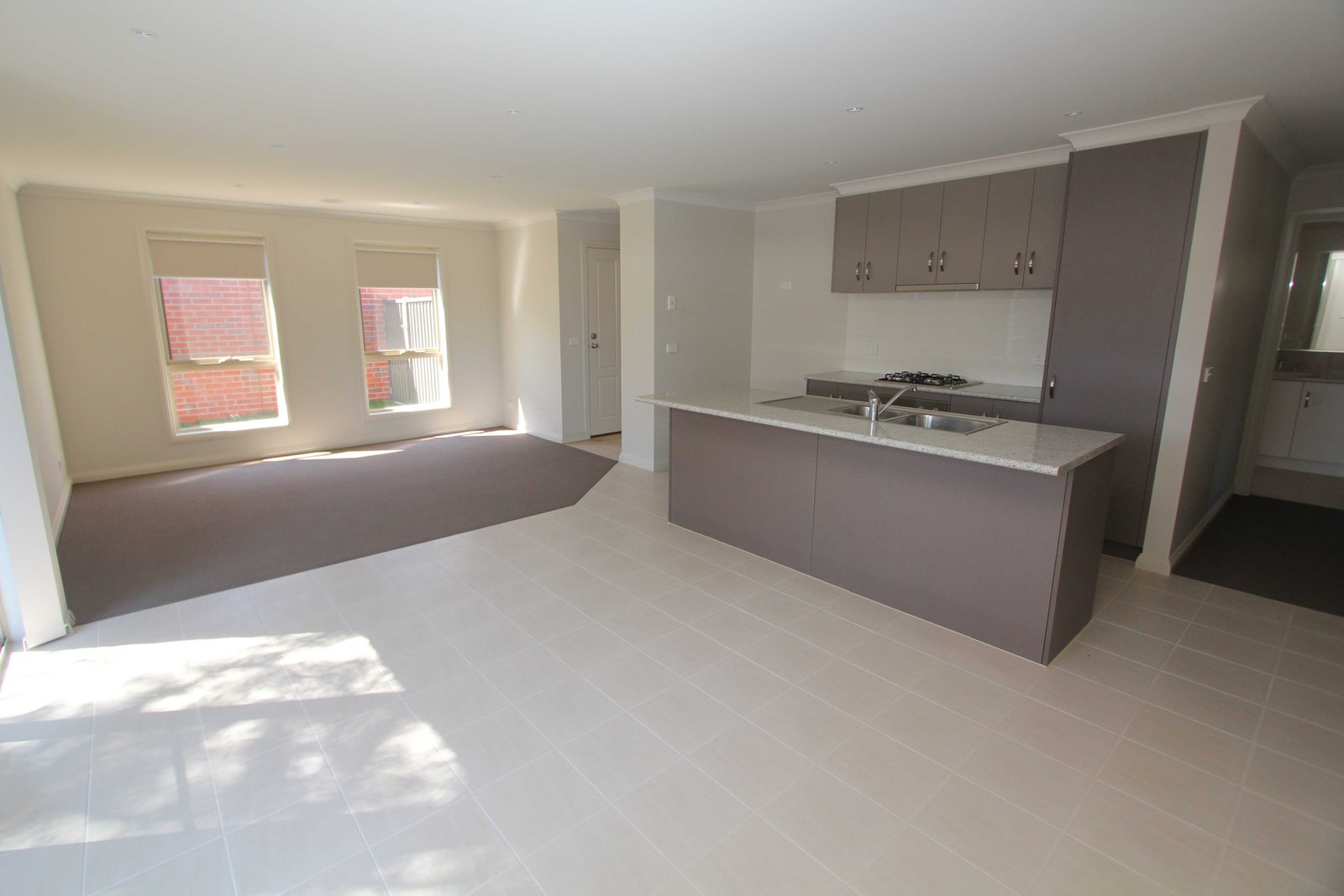 2/1a Whitelaw Avenue DELACOMBE 5