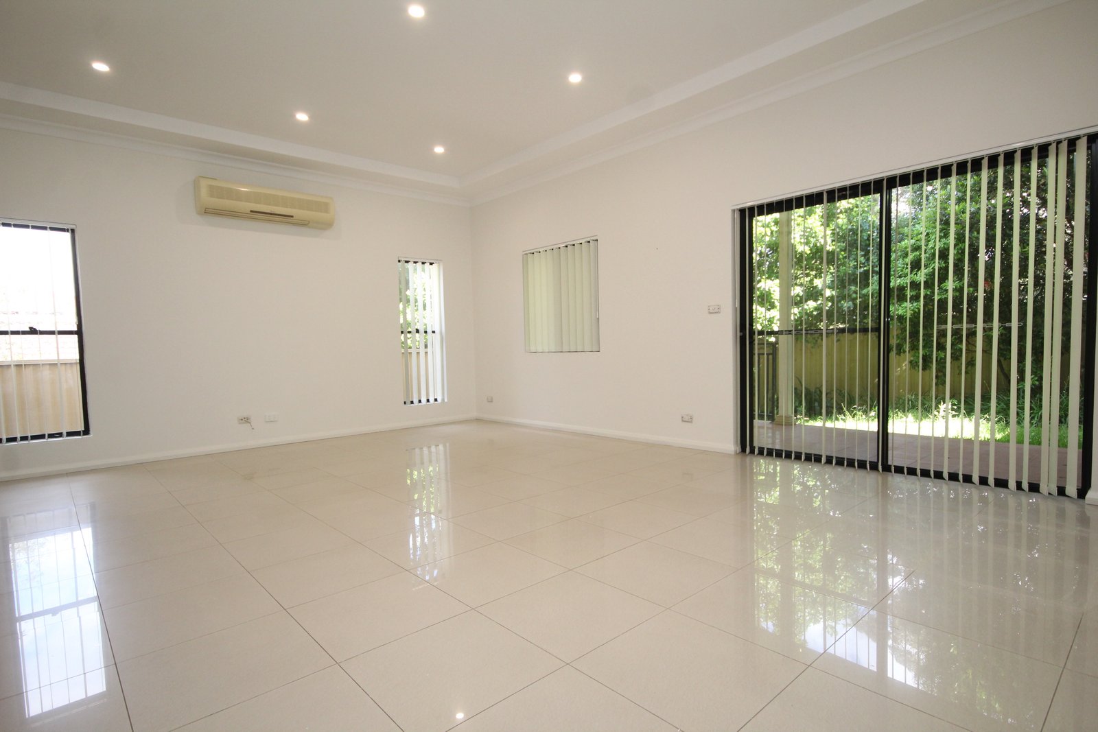 21b Farnham Avenue ROSELANDS 2