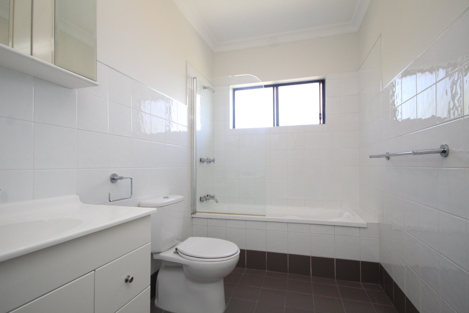 21b Farnham Avenue ROSELANDS 7