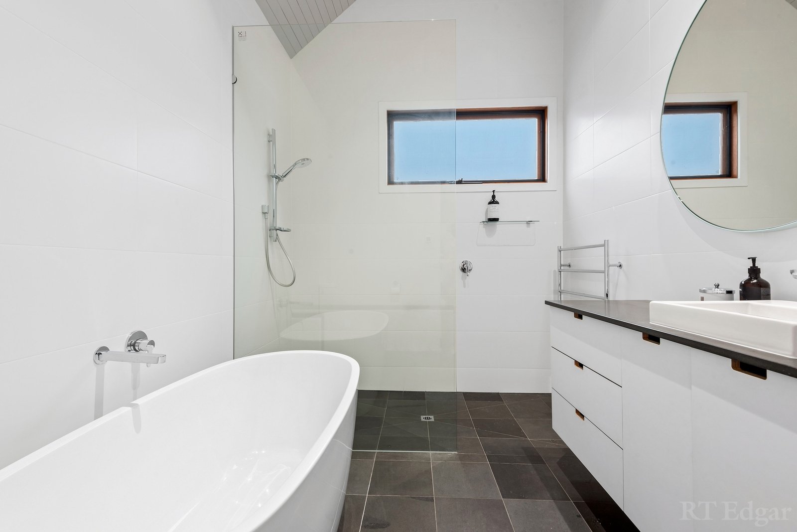 Real Estate and Property in 21B Raven Close, Ocean Grove, VIC