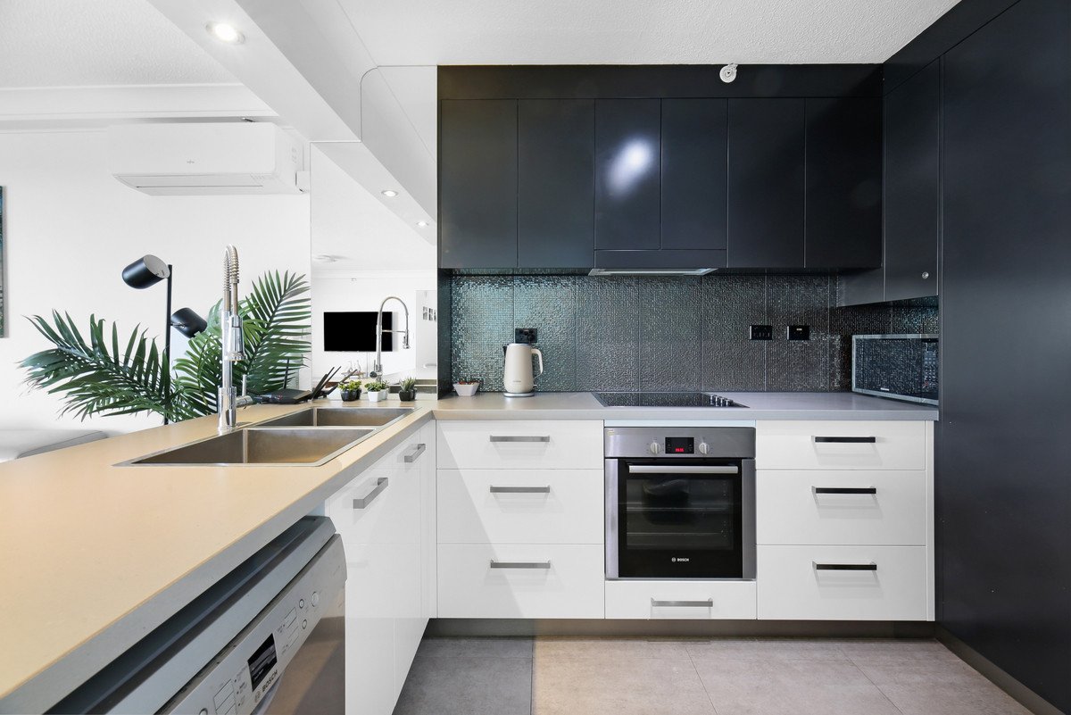 21B/3 Second Avenue BURLEIGH HEADS 4