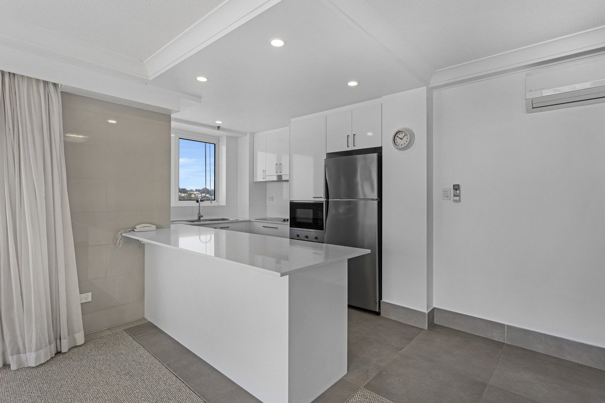 21C/3 Second Avenue BURLEIGH HEADS 5