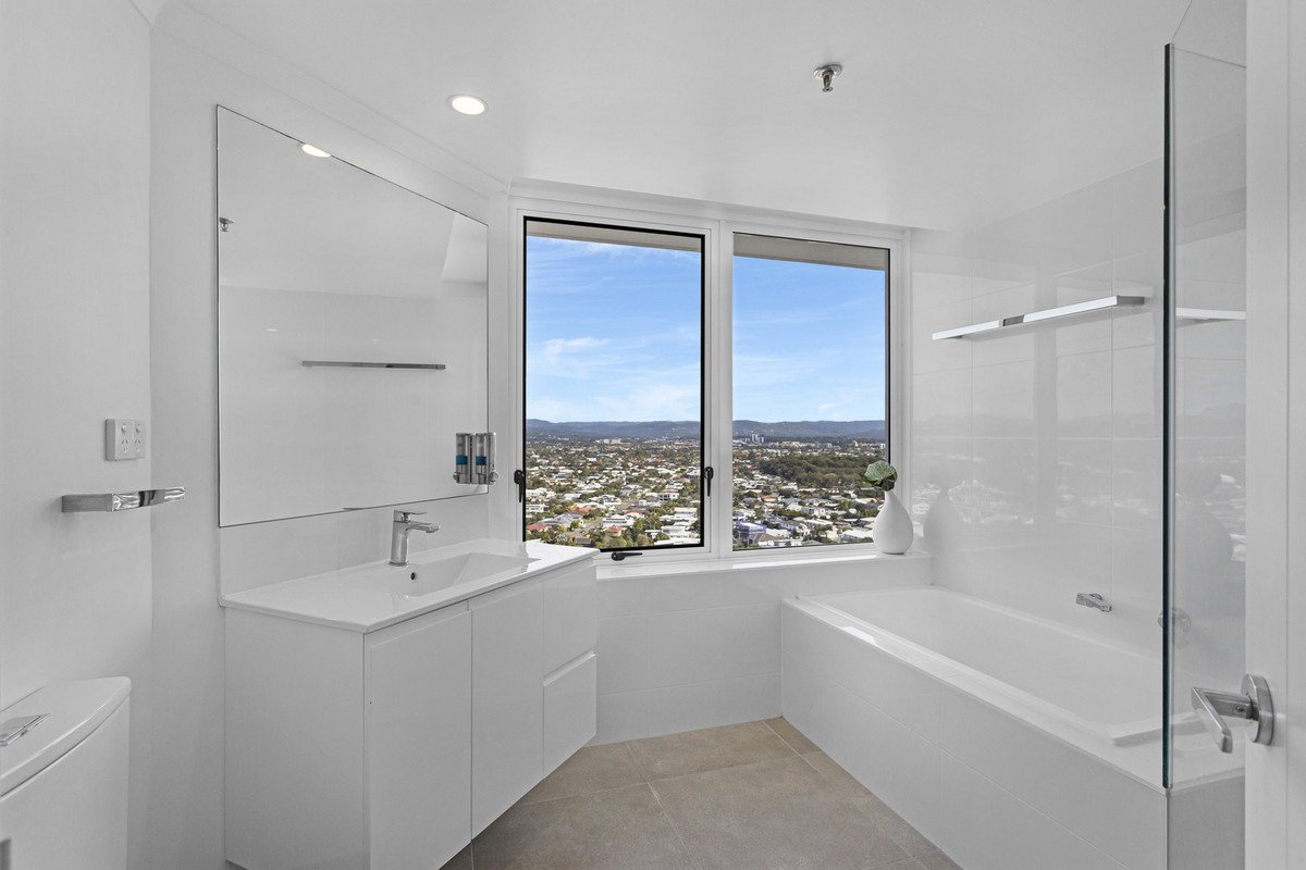 21C/3 Second Avenue BURLEIGH HEADS 9