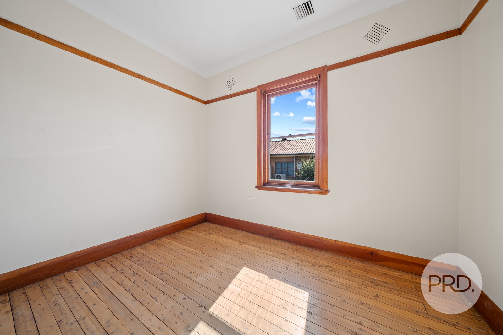 22-22A Hammond Avenue WAGGA WAGGA 11