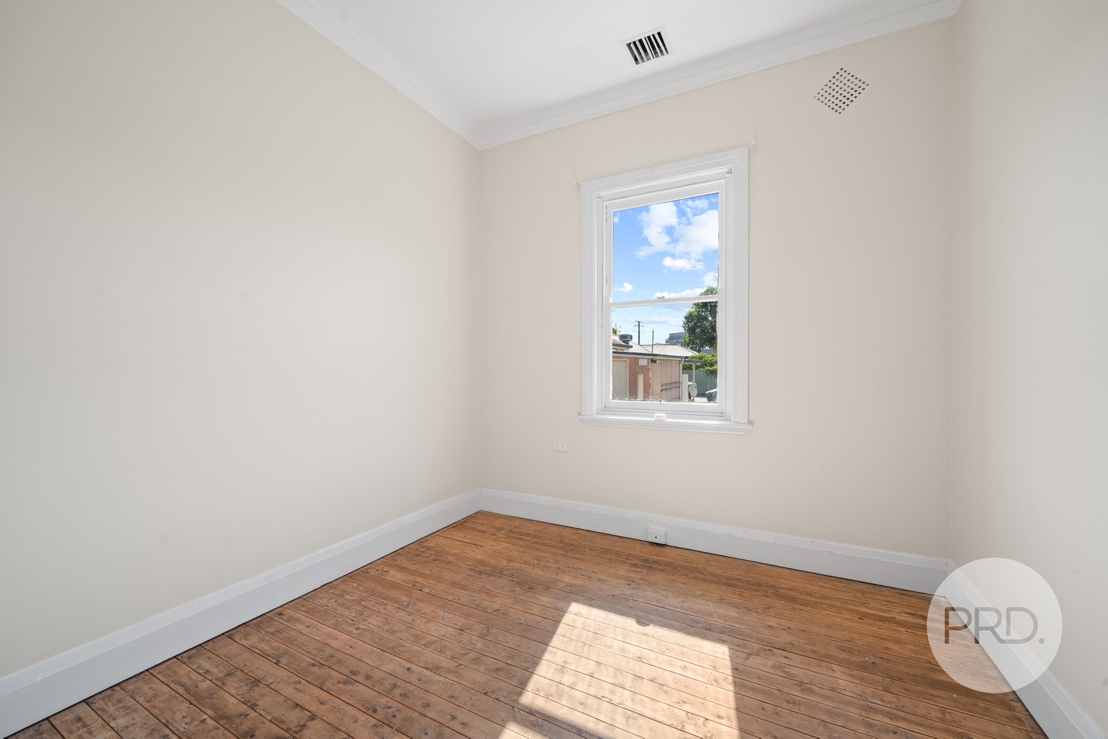 22-22A Hammond Avenue WAGGA WAGGA 17