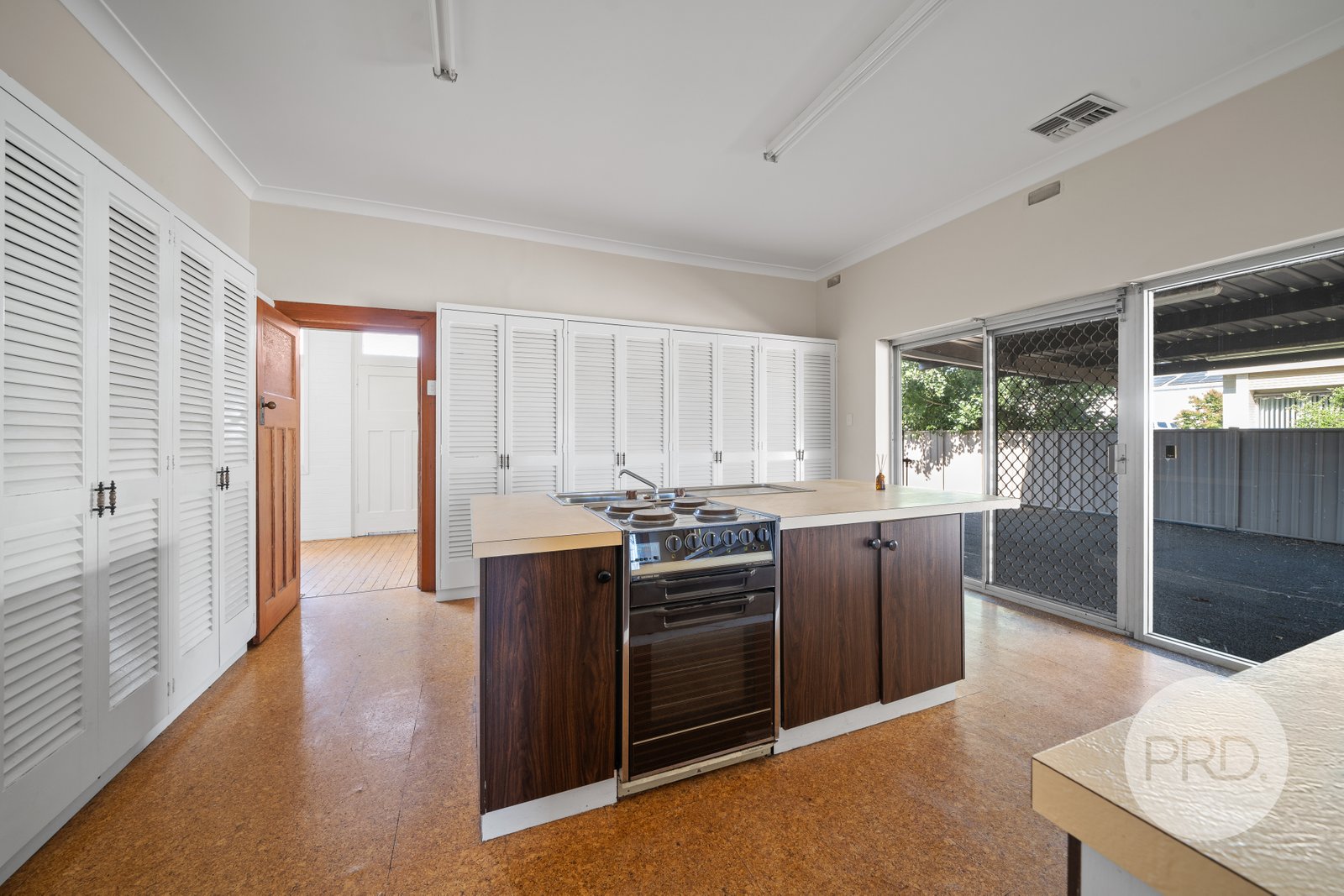 22-22A Hammond Avenue WAGGA WAGGA 18