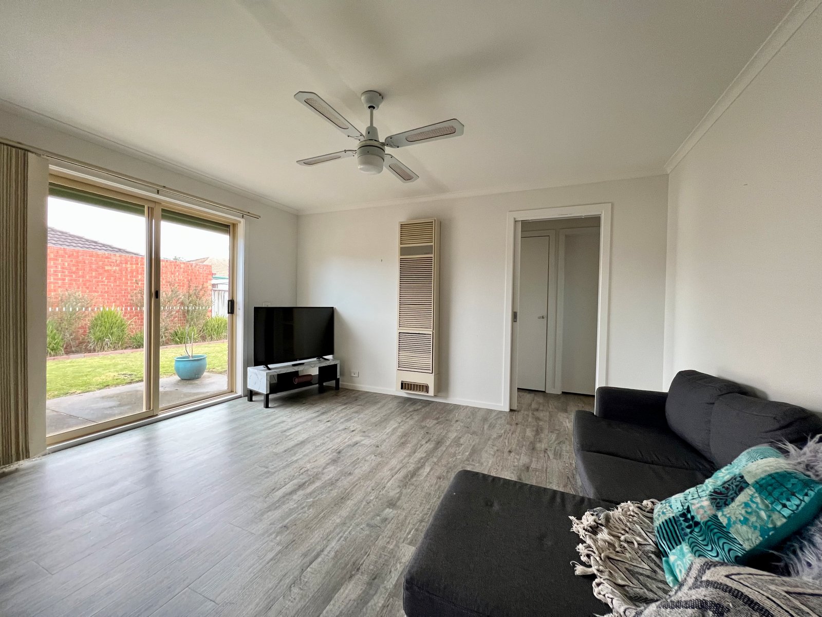 Gallery: 2/2-3 Enbrook Court