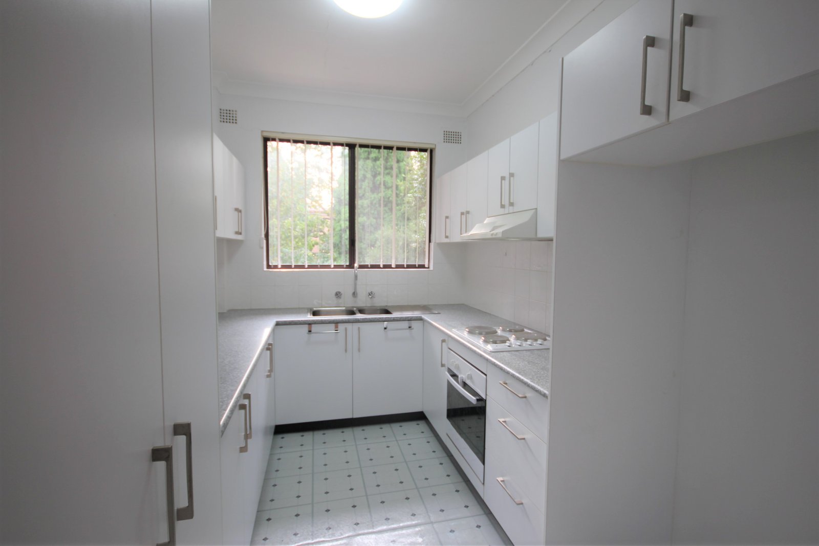 2/2-4 Carnarvon Street CARLTON 4