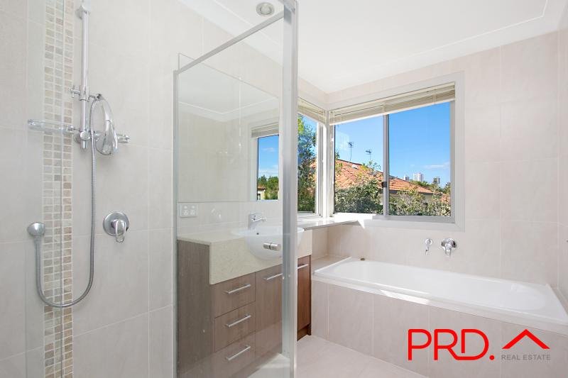 2/2-4 Ward Street SOUTHPORT 3