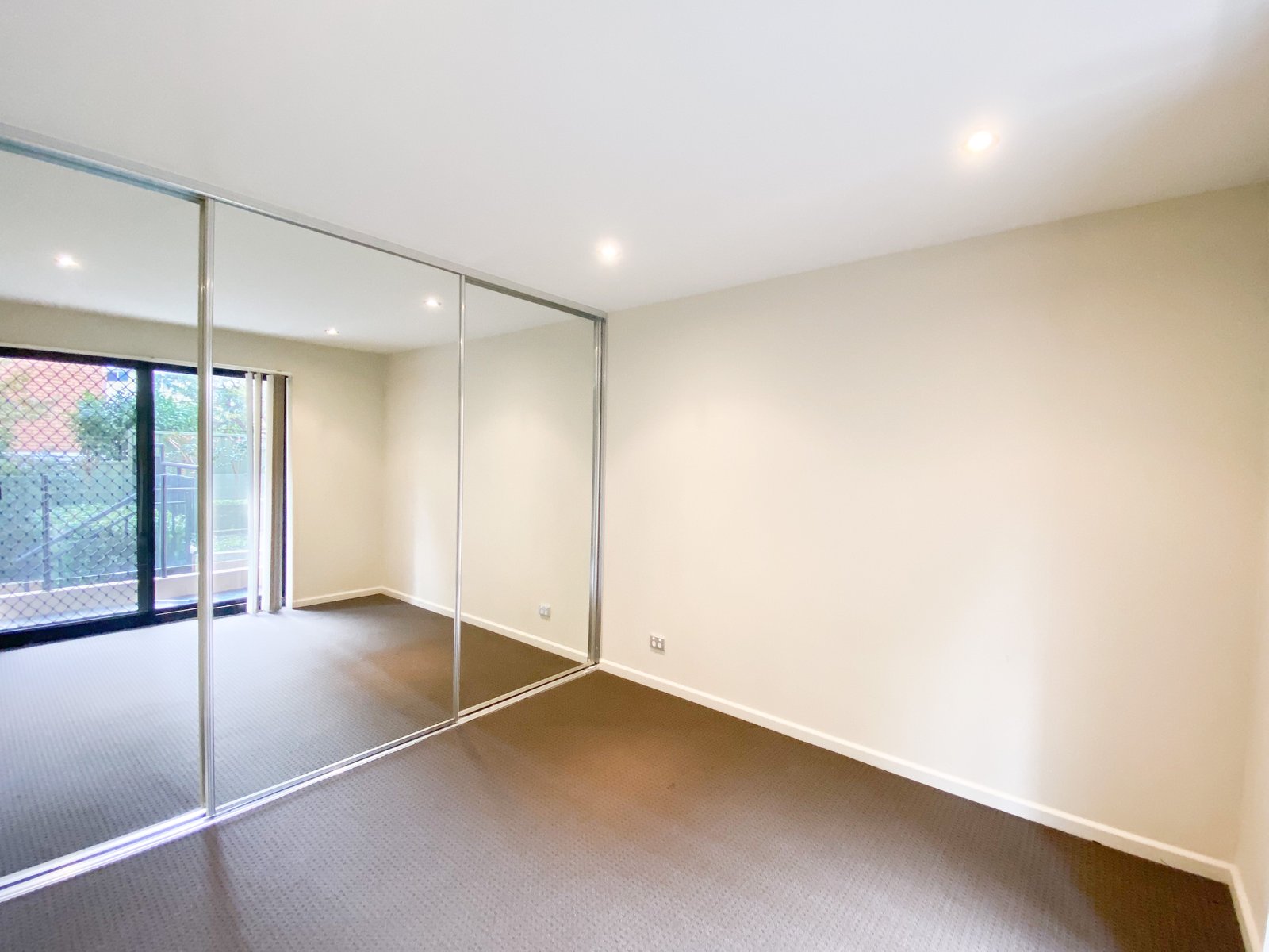 2/2-6 Government Road NELSON BAY 9