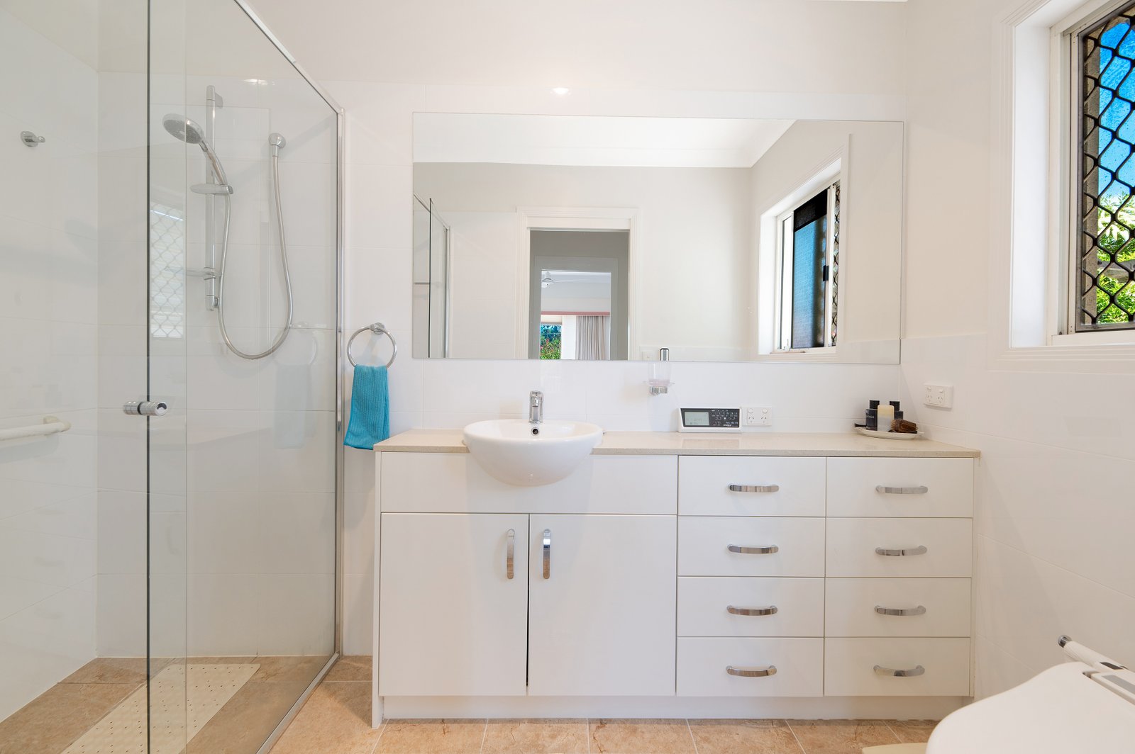 22 Abby Crescent ASHMORE 15