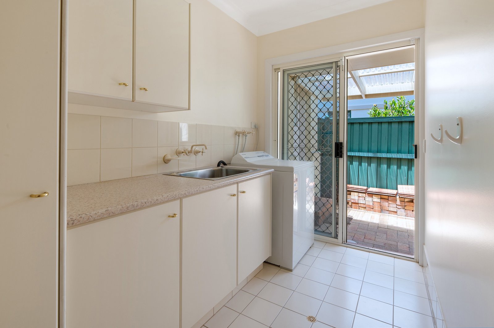 22 Abby Crescent ASHMORE 19