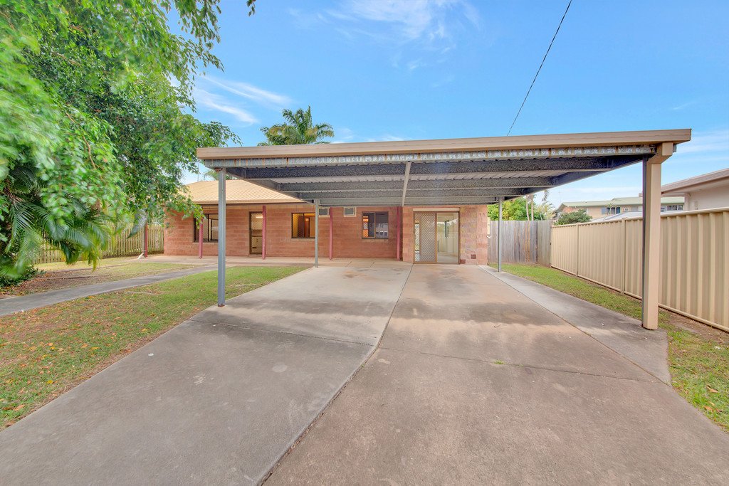 22 Alexander Street BOYNE ISLAND 1