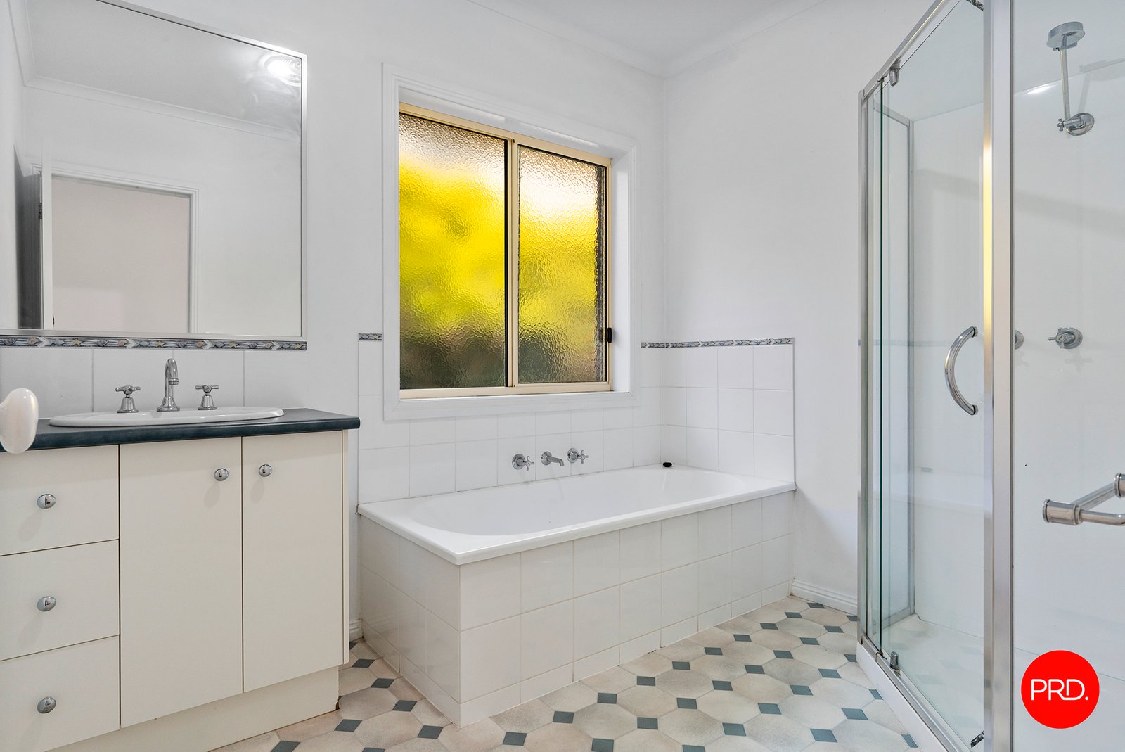 22 Alpina Place KANGAROO FLAT 11