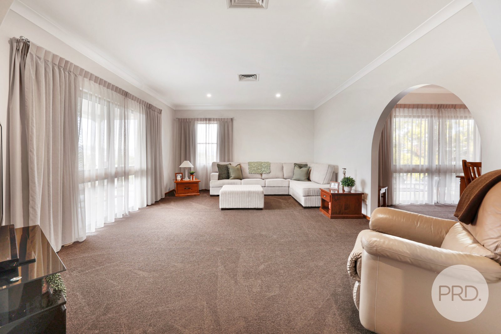 22 Amaroo Road TAMWORTH 4