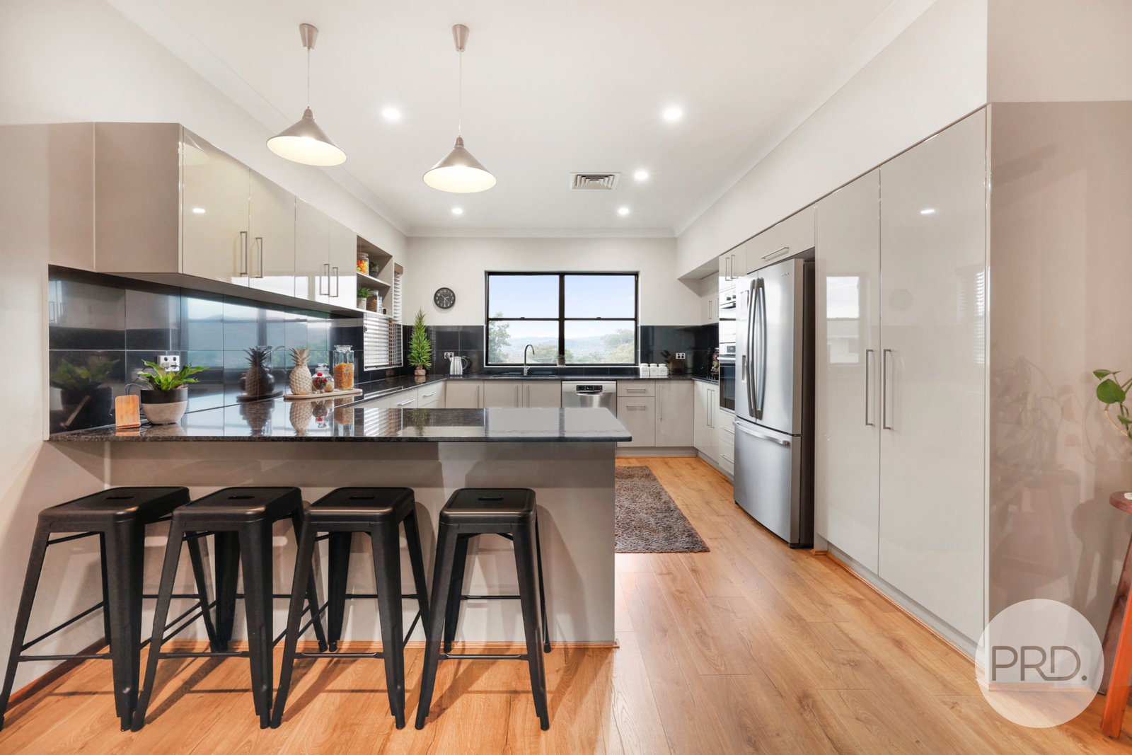 22 Amaroo Road TAMWORTH 8