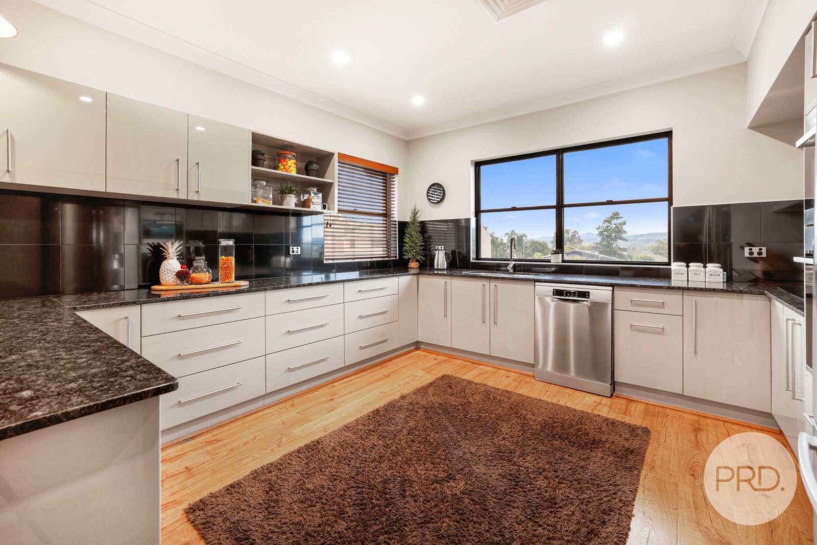 22 Amaroo Road TAMWORTH 9