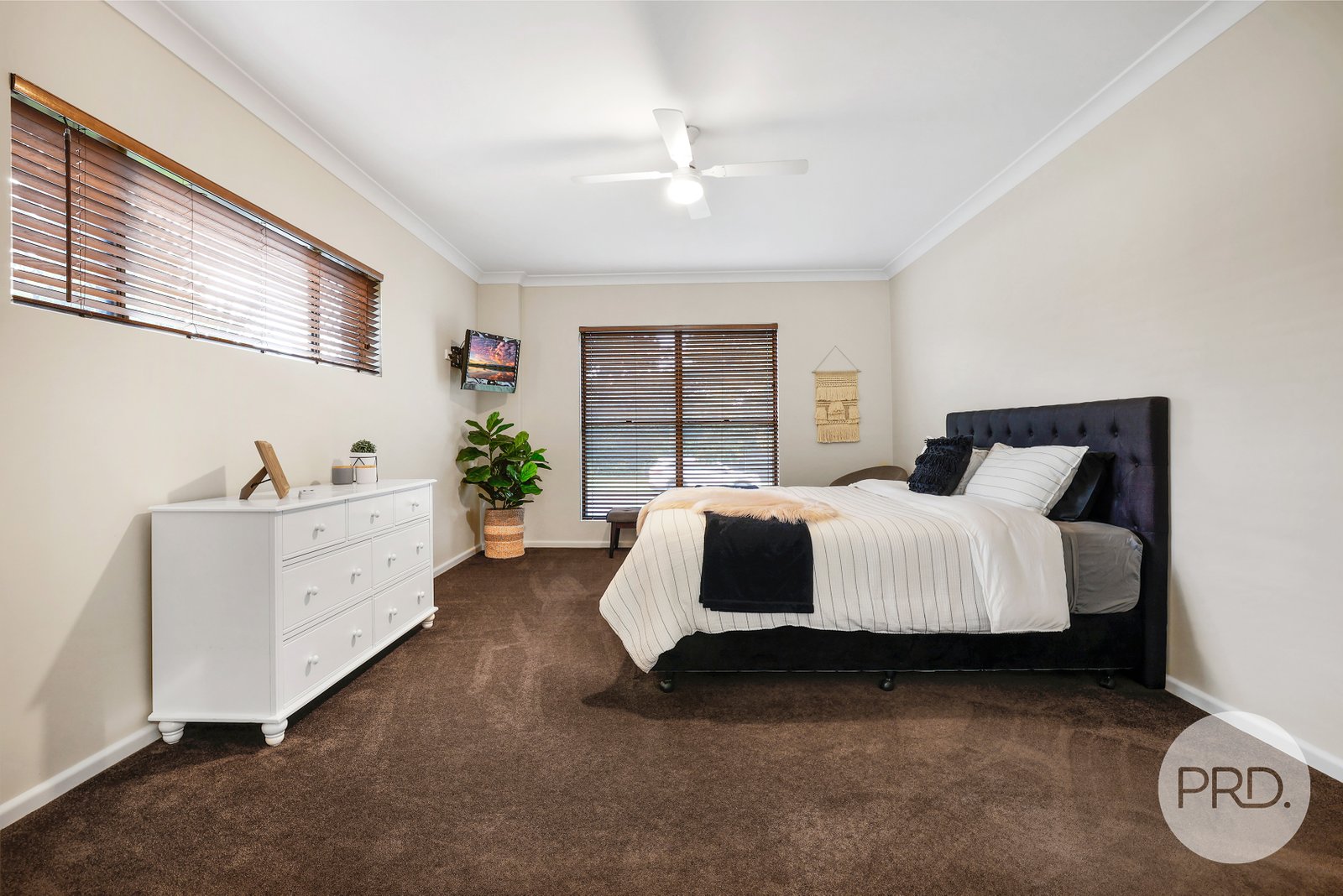 22 Amaroo Road TAMWORTH 19