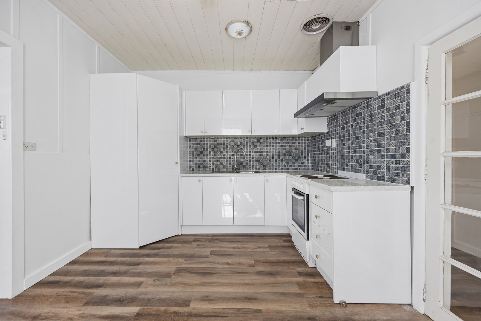 Gallery: 22 Anderson Street West