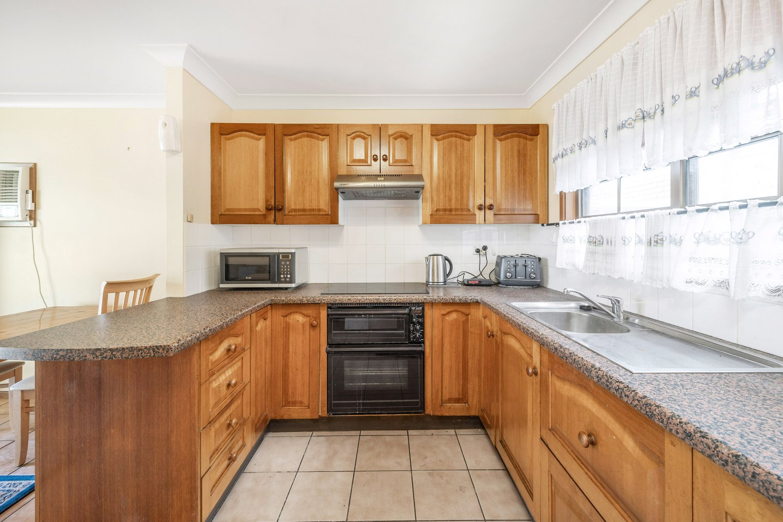 2/2 Banks Street MONTEREY 3