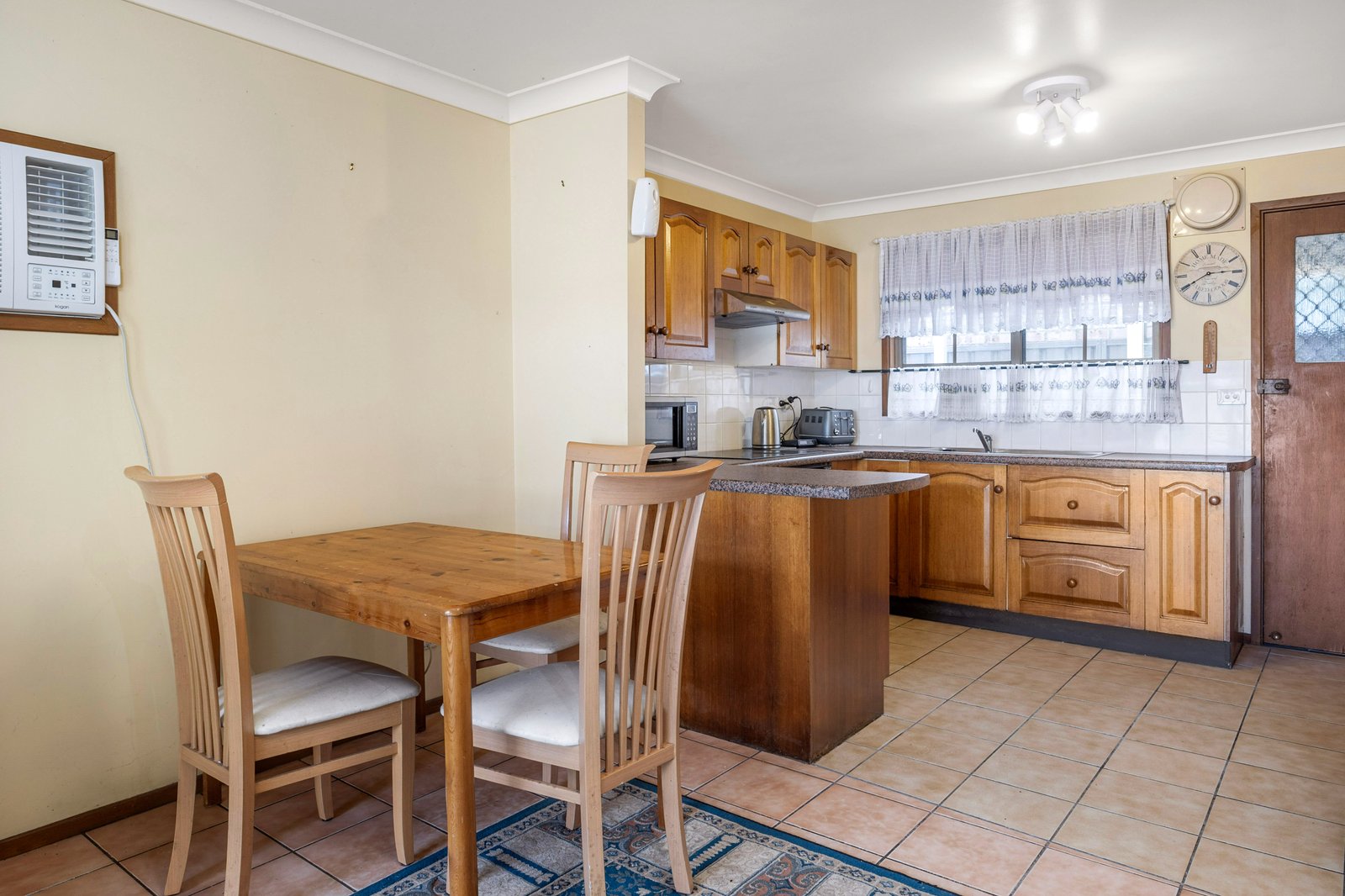 2/2 Banks Street MONTEREY 6