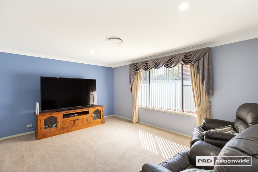 22 Banksia Street TAMWORTH 8