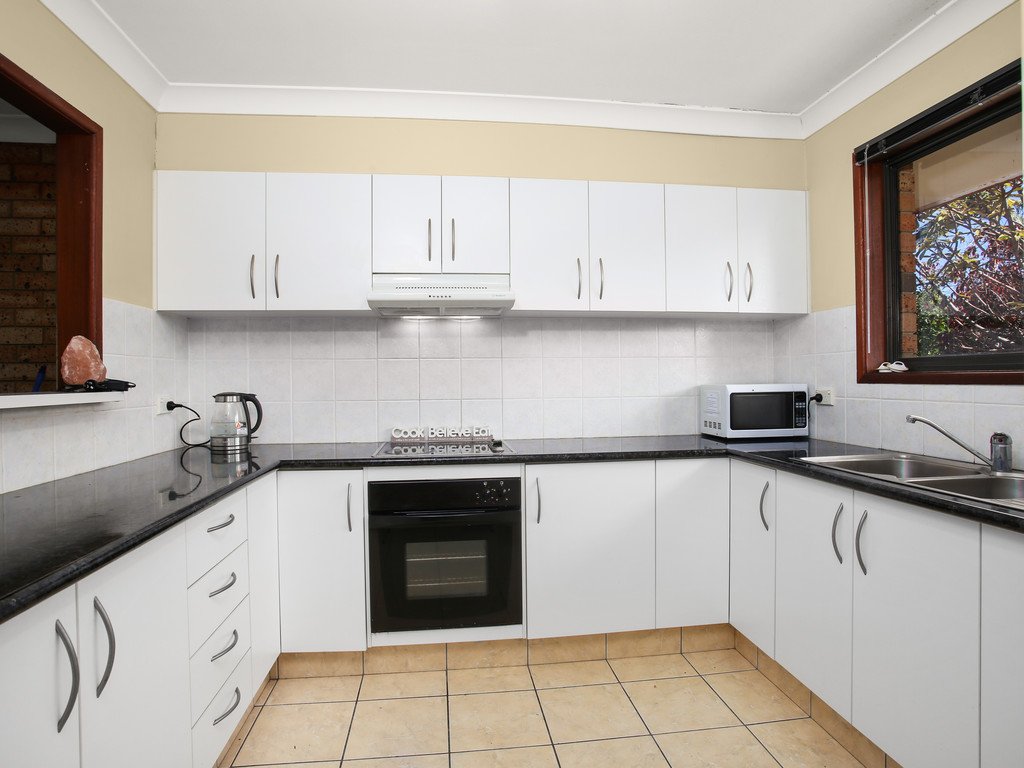 2/2 Barbet Place BURLEIGH WATERS 3