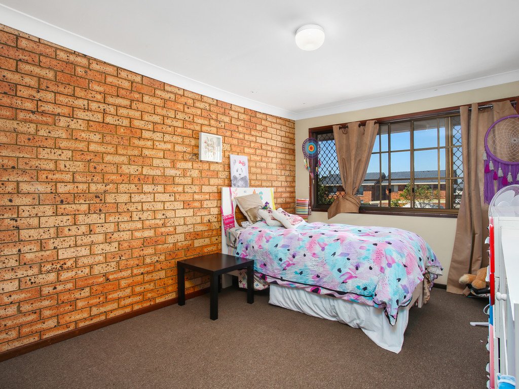 2/2 Barbet Place BURLEIGH WATERS 7