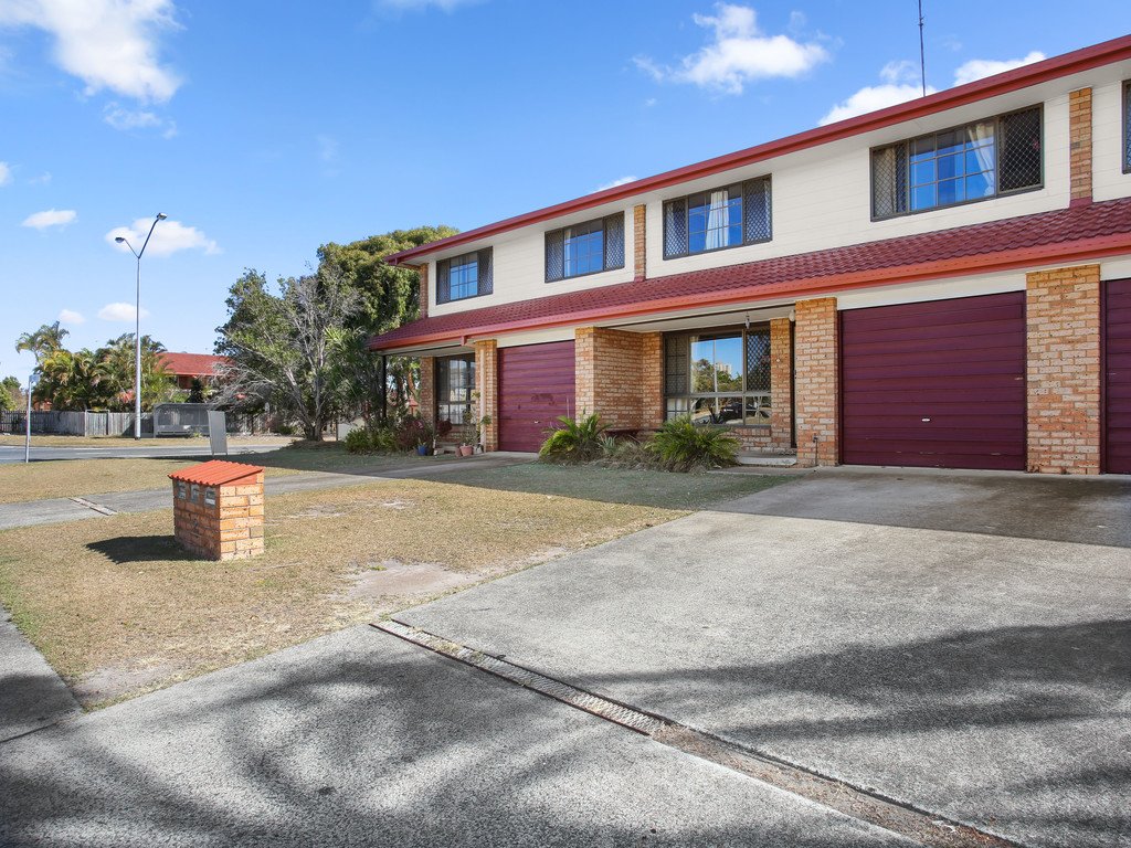 2/2 Barbet Place BURLEIGH WATERS 12