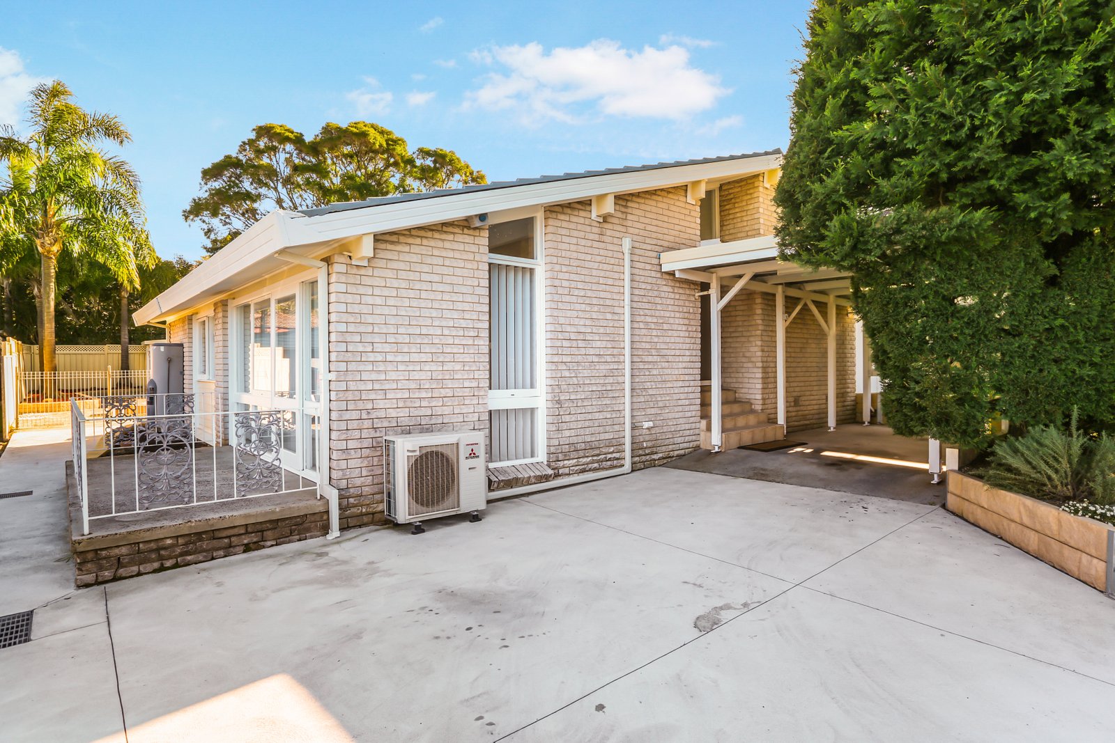 22 Blakemore Avenue KANAHOOKA 2