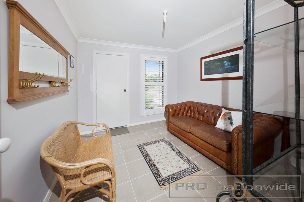 22 Blaxland st  BROKE 19