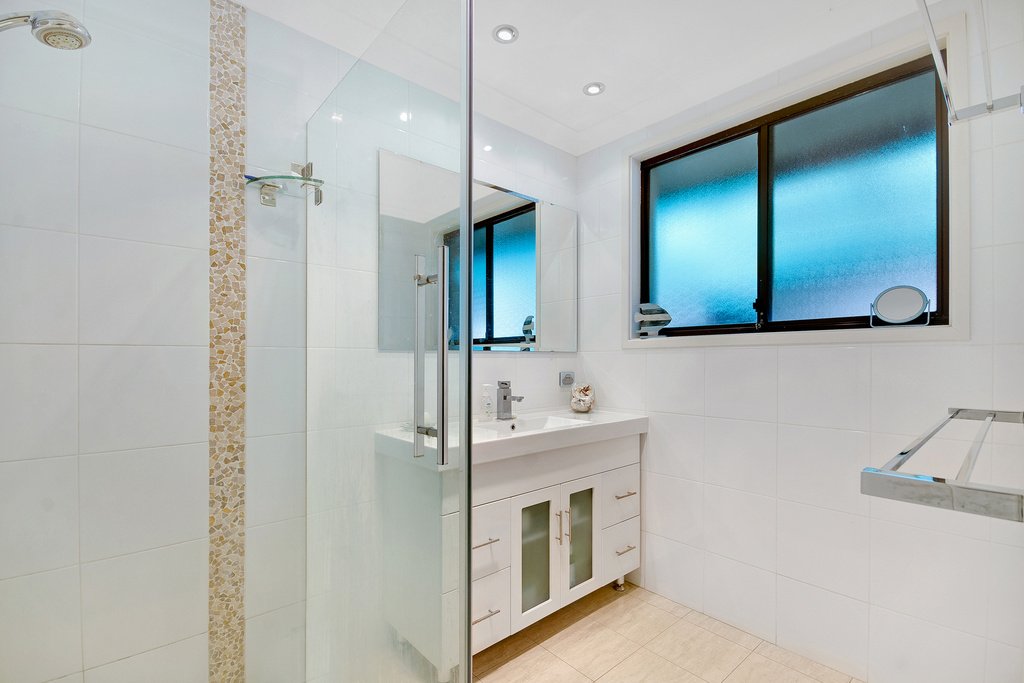 22 Bloodwood Place ALBION PARK RAIL 5