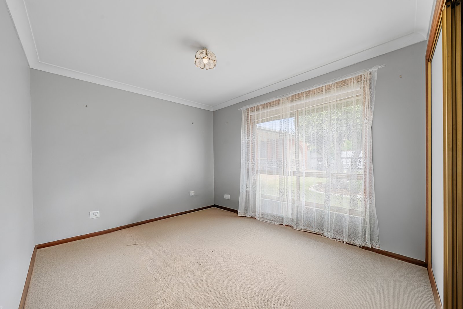 2/2 Borneo Place ASHMONT 5
