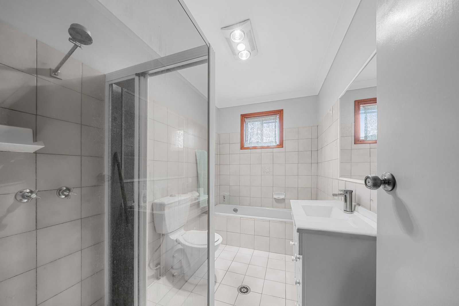 2/2 Borneo Place ASHMONT 6