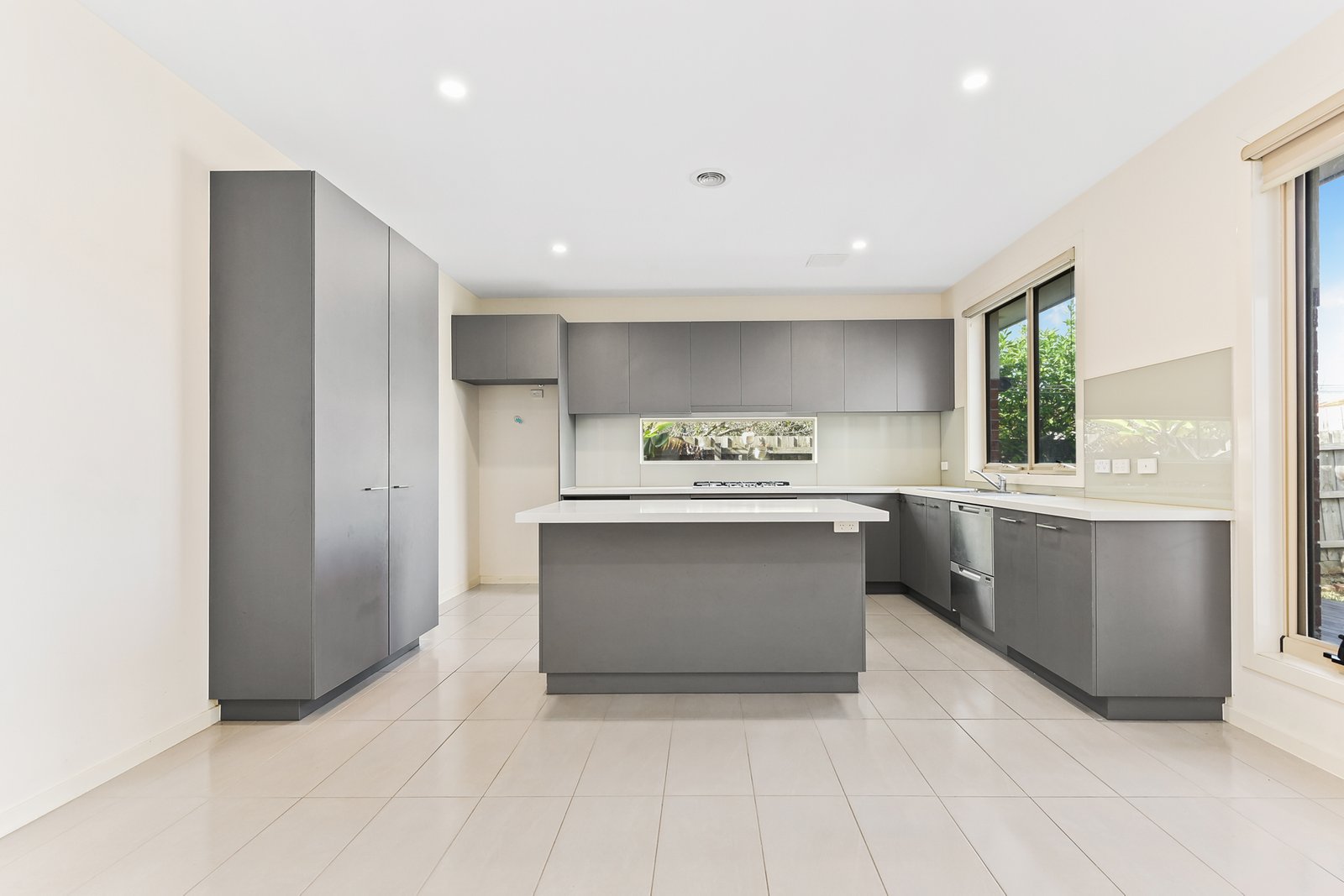 Gallery: 2/2 Bossington Street