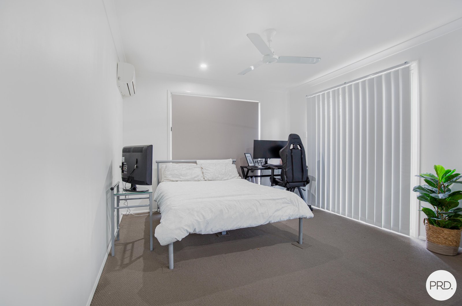 22 Botha Street BLACKS BEACH 12