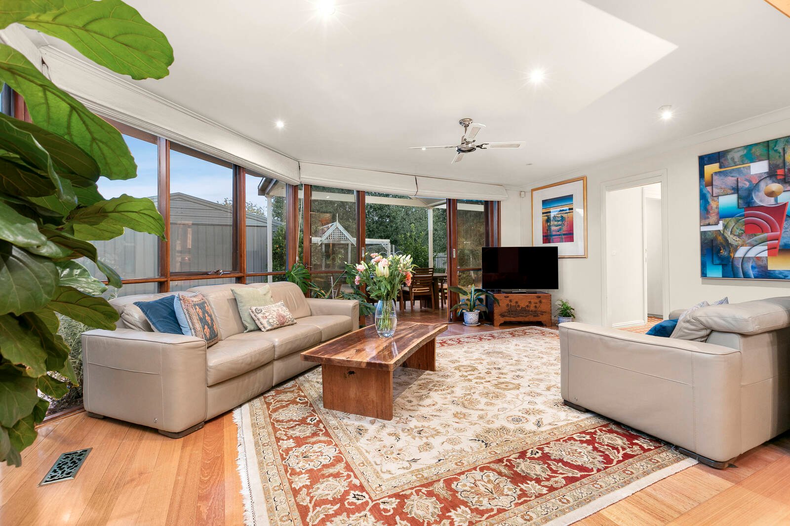 Real Estate and Property in 22 Brady Road, Bentleigh East, VIC