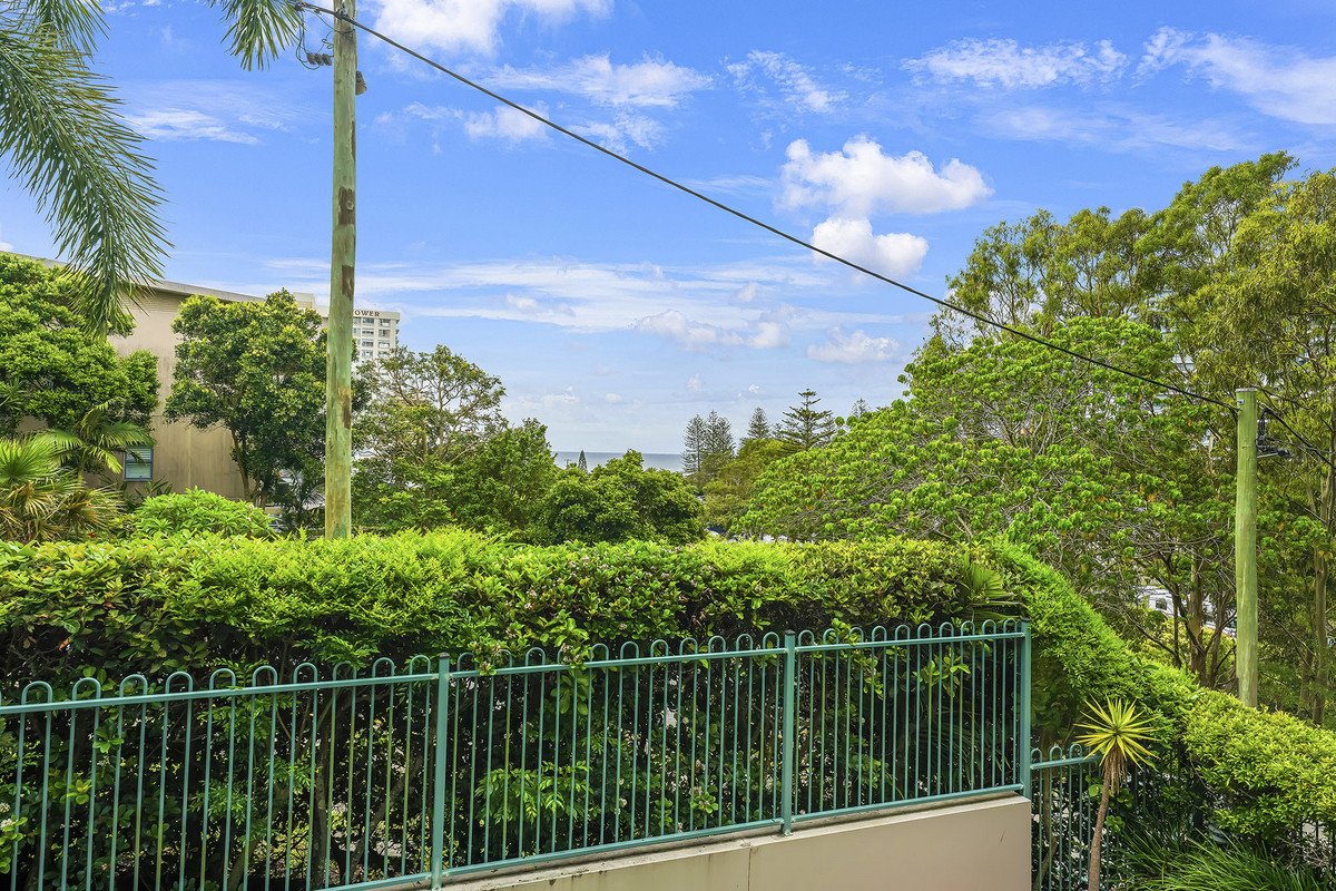 2/2 Brake Street Burleigh Heads 3