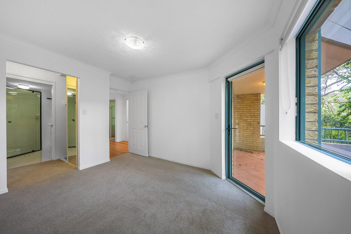 2/2 Brake Street Burleigh Heads 9