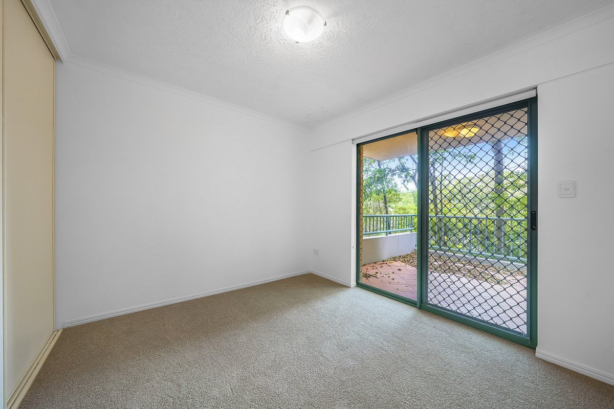 2/2 Brake Street Burleigh Heads 13