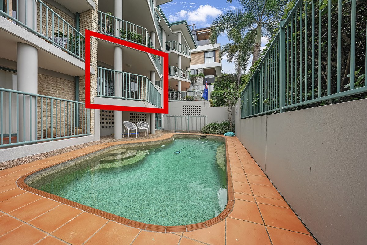 2/2 Brake Street Burleigh Heads 2