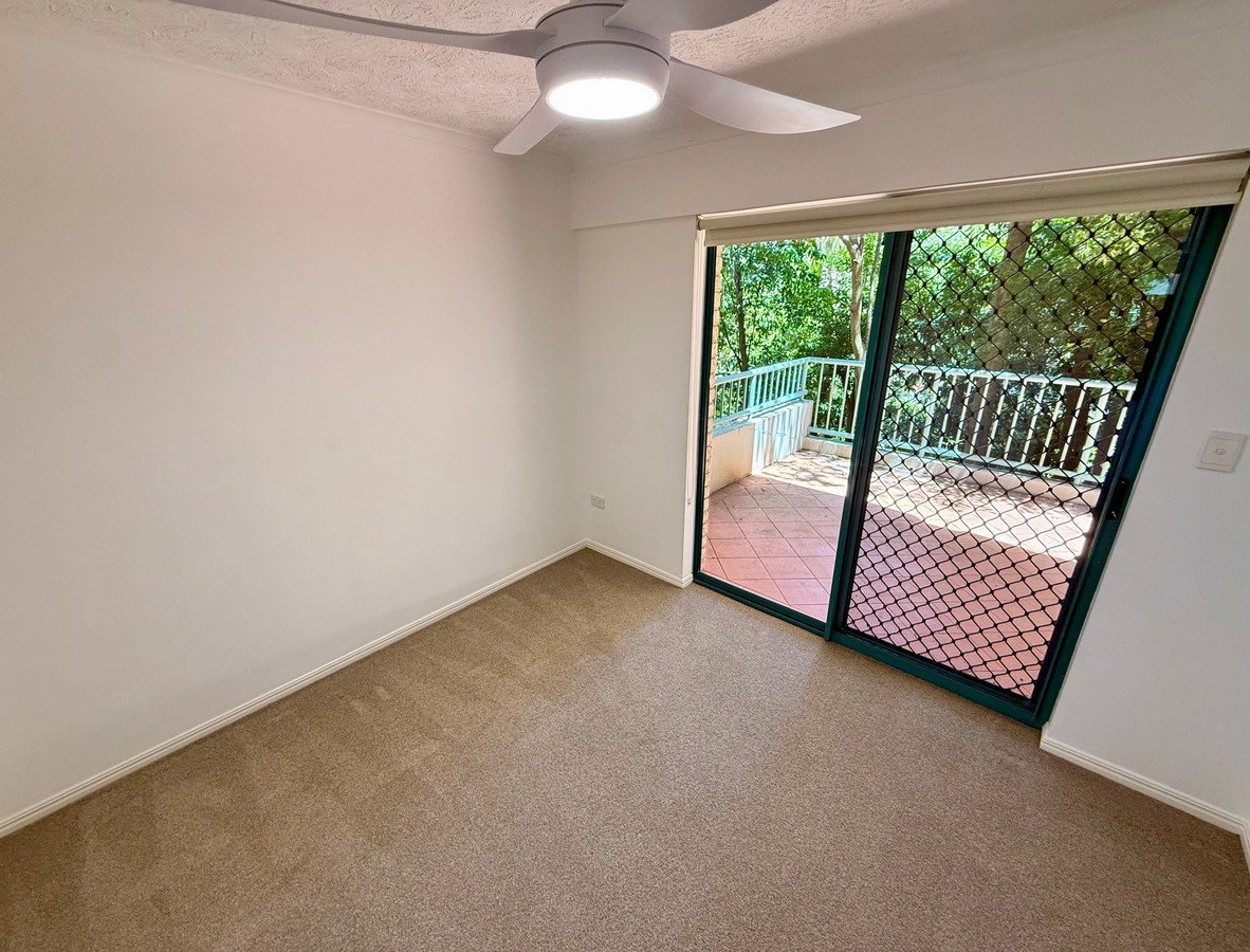 2/2 Brake Street Burleigh Heads 8