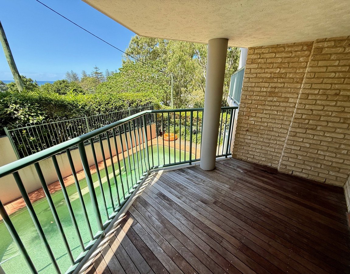 2/2 Brake Street Burleigh Heads 10