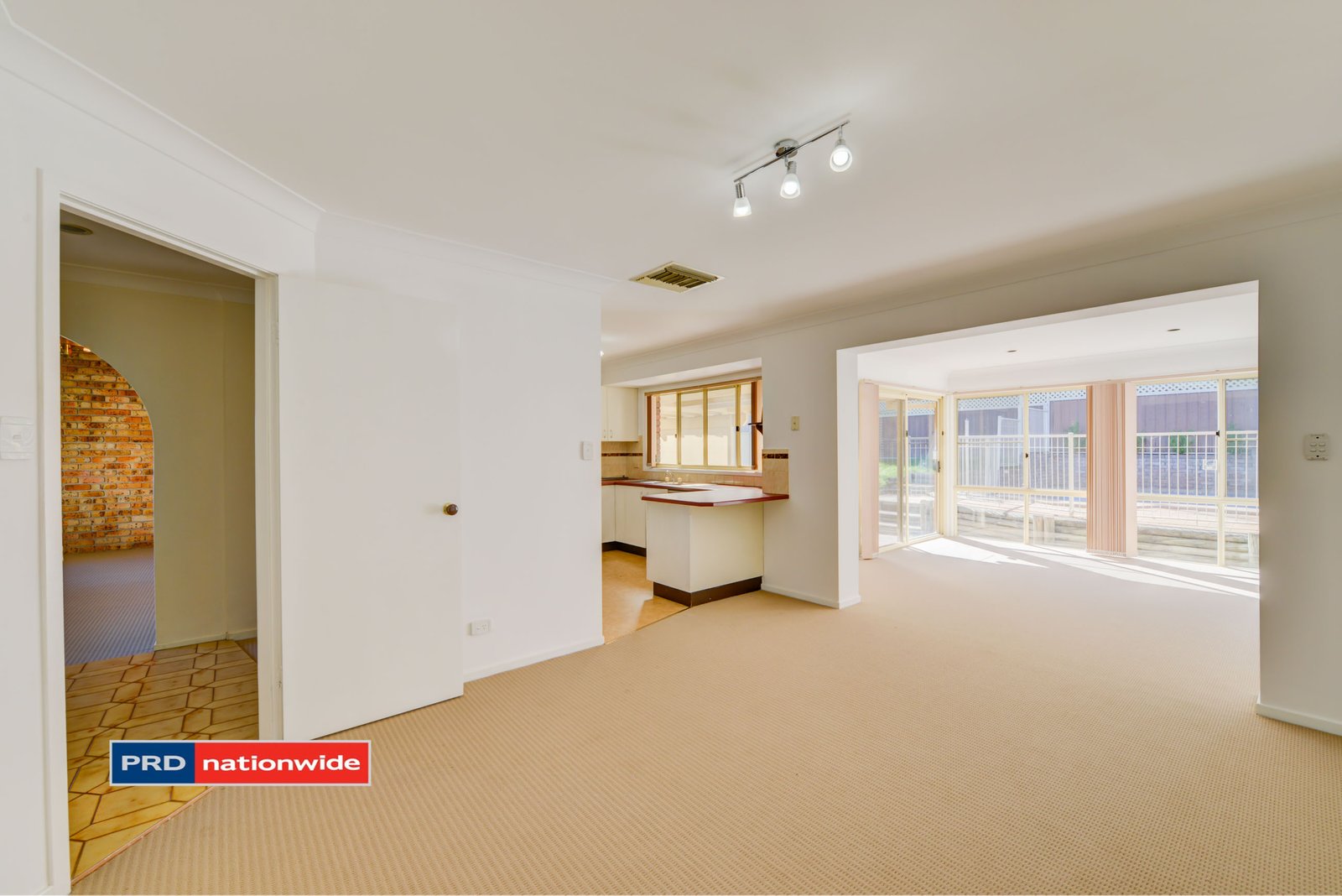 22 Brolga Way TAMWORTH 3