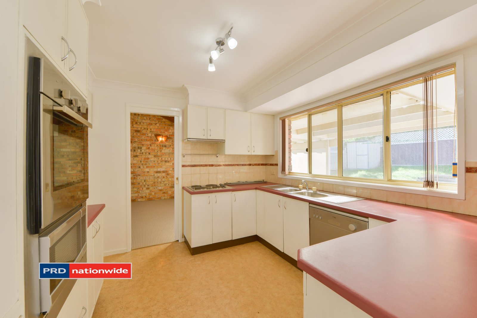 22 Brolga Way TAMWORTH 16
